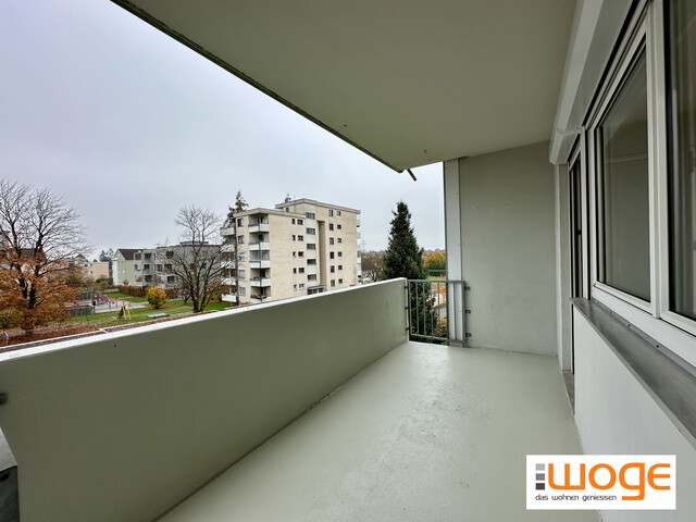 "ohne Provision" geräumige, helle 3,5 Zimmer Wohnung mit Balkon