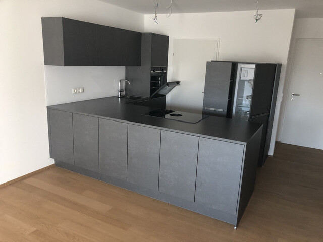 Schöne 3-Zimmer-Dachgeschoßwohnung mit Karrenblick - zentrale Lage!