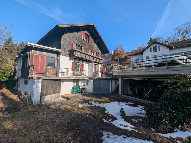 Großzügiges Grundstück mit Haus und Wald in Feldkirch-Tisis