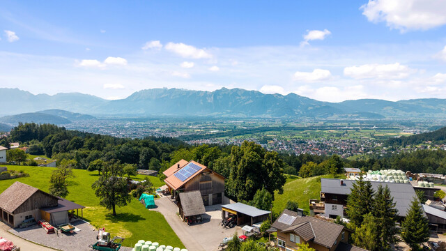 Idyllisches Baugrundstück in Zwischenwasser mit atemberaubendem Bergblick!