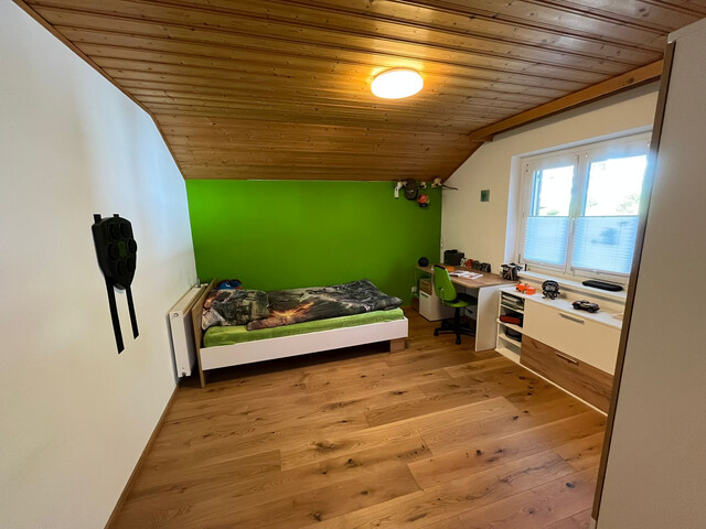 Großzügiges Wohnhaus mit Einliegerwohnung, großem Garten und schöner Aussicht in ruhiger Lage von Tosters-Hub