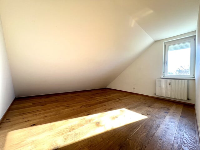 4-Zimmer-Dachgeschosswohnung mit Balkon in Hard