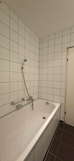 Bregenz - Wohnen in zentraler Lage - Charmante frisch renovierte 2-Zimmer-Wohnung mit grossem Balkon und Tiefgarage zu vermieten