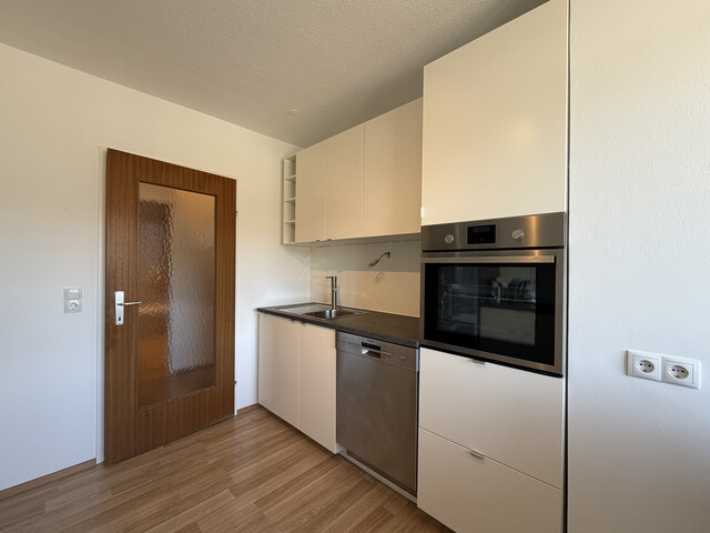 Geräumige 4-Zimmer-Wohnung mit Tiefgaragenplatz in Feldkirch-Tisis zu vermieten