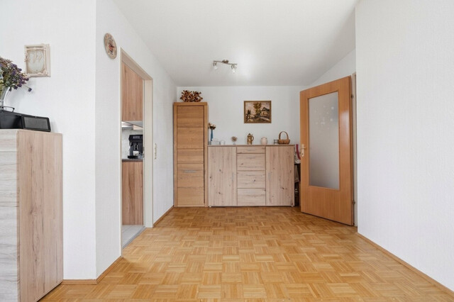 Ruhe. Licht. Lebensqualität. Wohnen mit Balkon & Carport