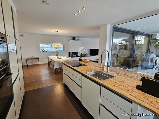 Hochwertiges Einfamilienhaus mit Wellnesskomfort und weitläufigem Grundstück