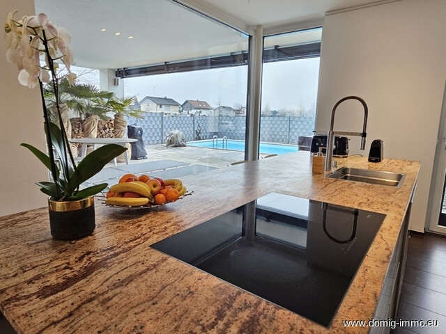 Hochwertiges Einfamilienhaus mit Wellnesskomfort und weitläufigem Grundstück