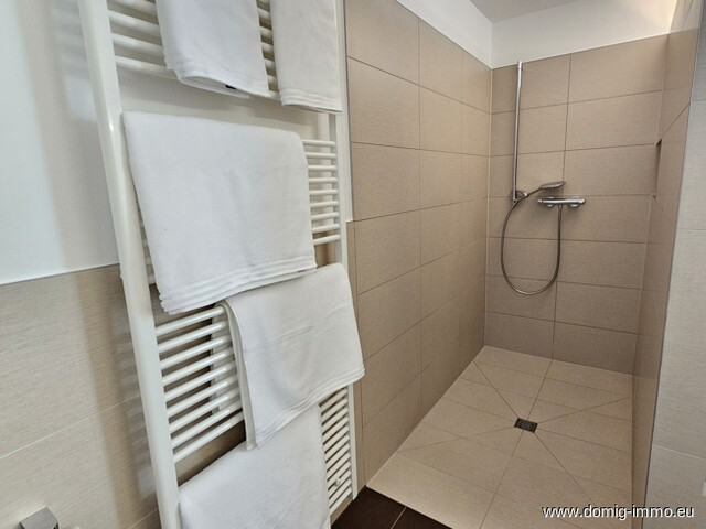 Hochwertiges Einfamilienhaus mit Wellnesskomfort und weitläufigem Grundstück