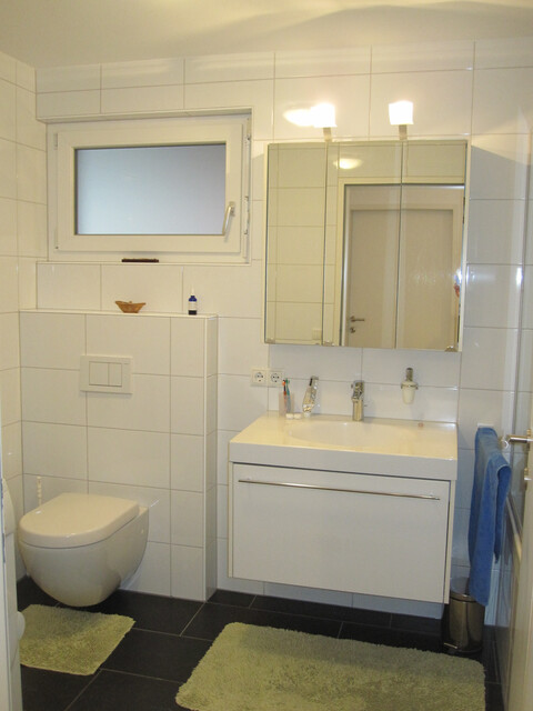 Helle 2-Zimmer-Wohnung im EG mit großem Balkon und Kellerabteil in Top Lage!