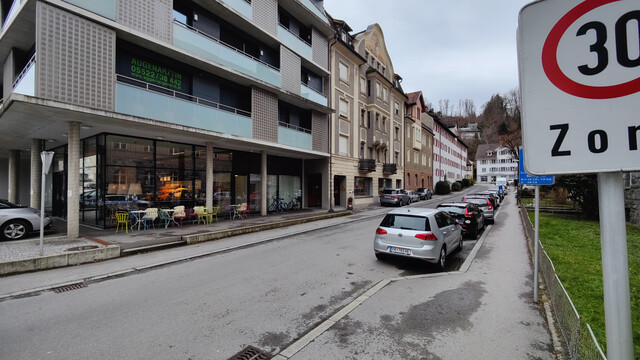 2 Zimmer Wohnung /Büro Nähe Landesgericht