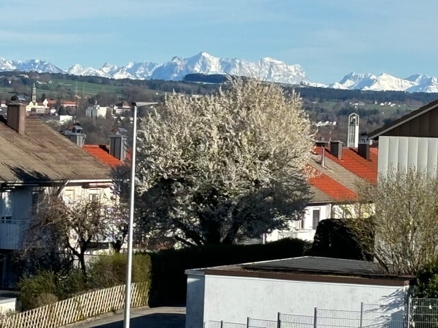 Blick auf das Alpenpanorama und die Stadt Kempten  A.5.3