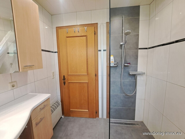 Schöne 3-Zimmer-Wohnung mit Wintergarten und Grünfläche in sonniger Ruhelage von St. Gallenkirch