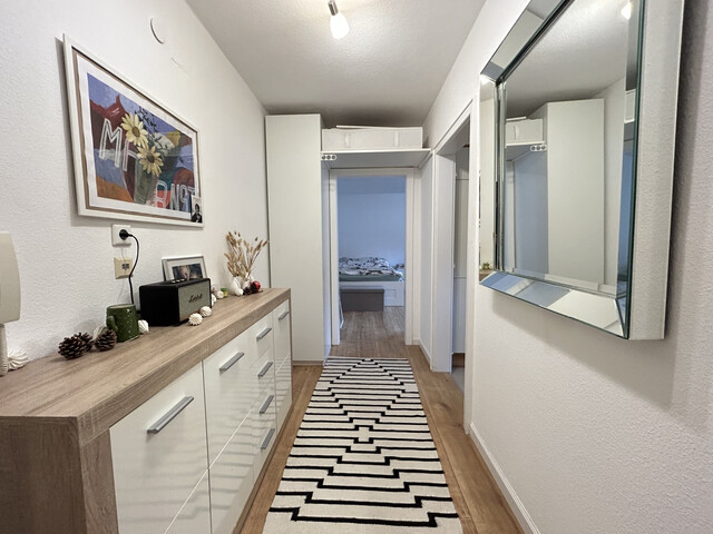 1,5 Zimmer-Wohnung  | voll möbliert  |  Tisis  |  Toplage  |  Balkon  |  Grenznähe