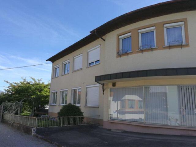 Sanierte Provisionsfreie  Gartenwohnung mit Parkplatz und Garten zur Miete