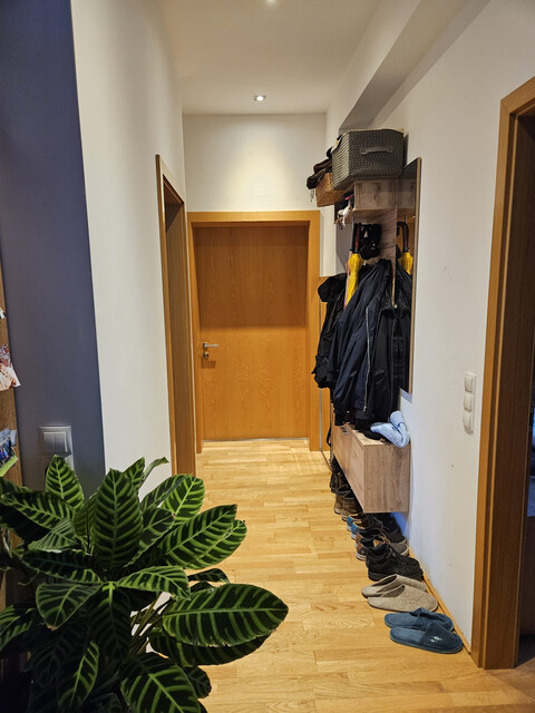 Sanierte Provisionsfreie  Gartenwohnung mit Parkplatz und Garten zur Miete