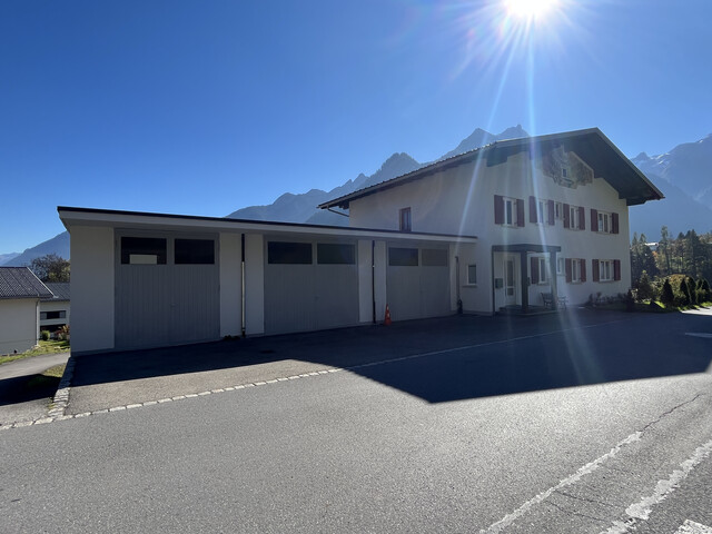 Neu renovierte 4-Zimmer Wohnung 100m² mit Balkon & Garage in Top-Lage!