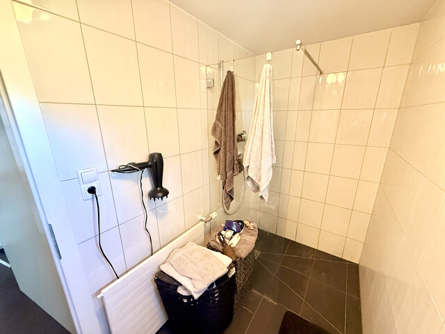 ... ab 04. August - helle 2-Zimmer-Wohnung in Zweifamilienhaus zu vermieten