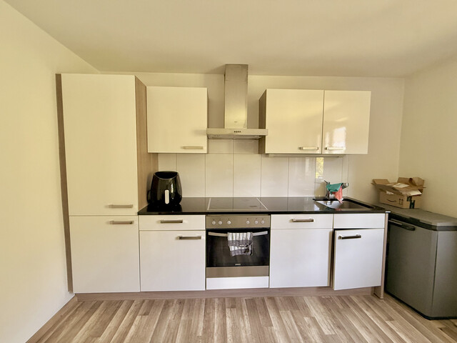 ... ab 04. August - helle 2-Zimmer-Wohnung in Zweifamilienhaus zu vermieten