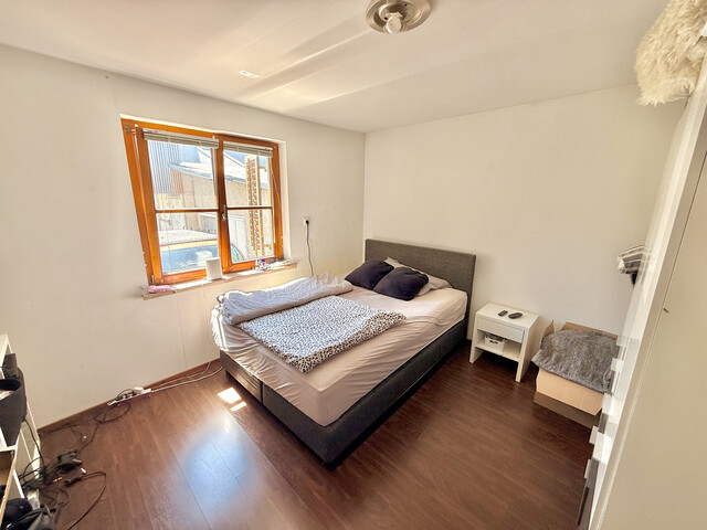 ... ab 04. August - helle 2-Zimmer-Wohnung in Zweifamilienhaus zu vermieten
