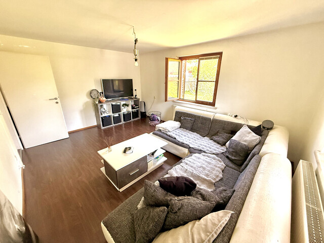 ... ab 04. August - helle 2-Zimmer-Wohnung in Zweifamilienhaus zu vermieten