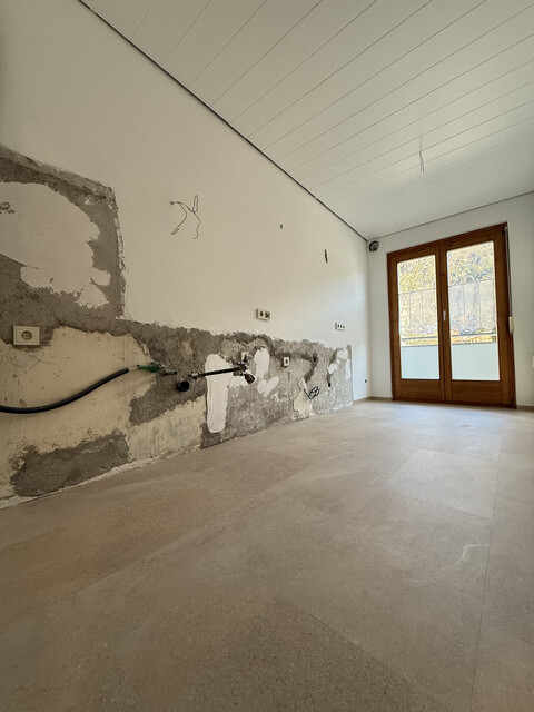 Freundliche 4-Zimmer-Wohnung direkt am See mit Terrasse