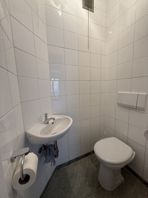 Freundliche 4-Zimmer-Wohnung direkt am See mit Terrasse