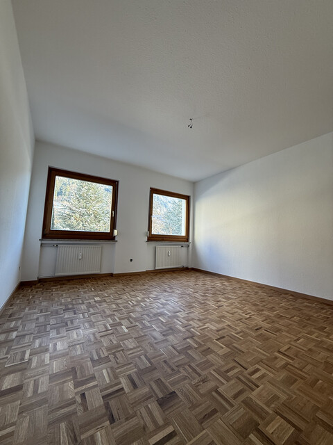 Freundliche 4-Zimmer-Wohnung direkt am See mit Terrasse