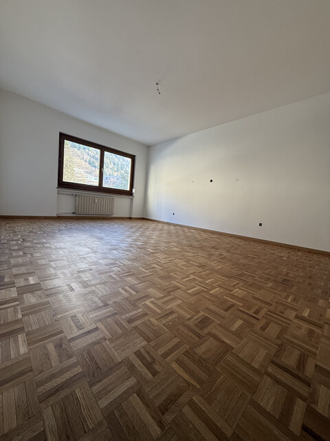 Freundliche 4-Zimmer-Wohnung direkt am See mit Terrasse