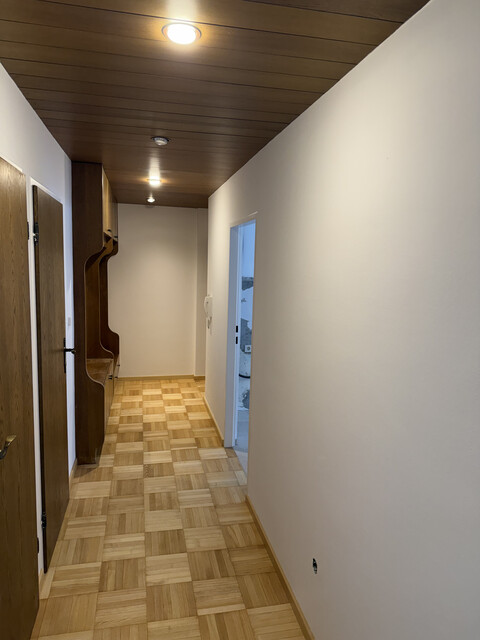 Freundliche 4-Zimmer-Wohnung direkt am See mit Terrasse