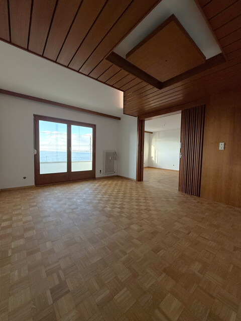 Freundliche 4-Zimmer-Wohnung direkt am See mit Terrasse