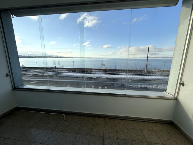 Freundliche 4-Zimmer-Wohnung direkt am See mit Terrasse