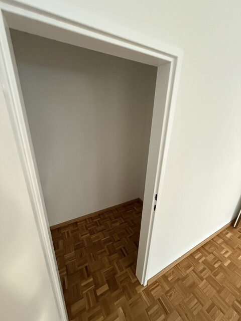 Freundliche 4-Zimmer-Wohnung direkt am See mit Terrasse