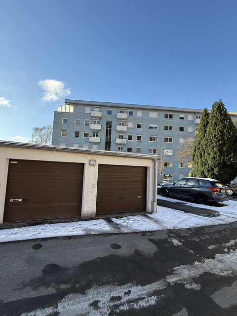 Freundliche 4-Zimmer-Wohnung direkt am See mit Terrasse