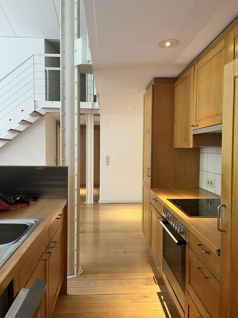 Schönes Loft mit Balkon