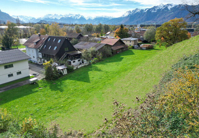 1.598 m² Naturidylle mit
perfekter Anbindung