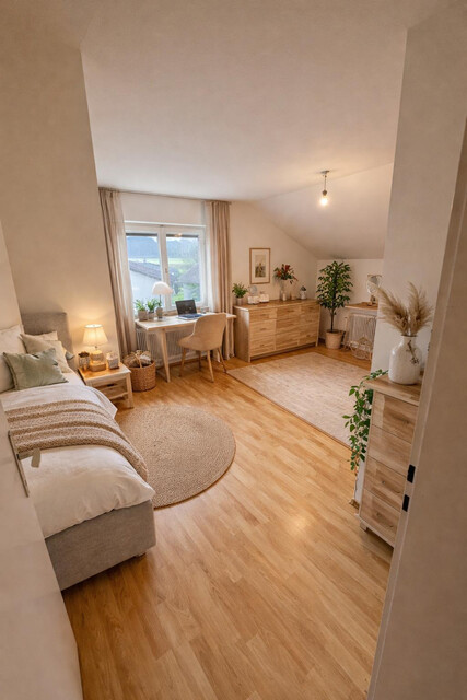 Große - 2 - Zimmer Dachgeschosswohnung