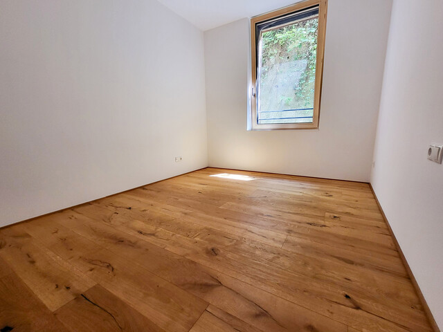 Hochwertige Gartenwohnung in Neubau (2023)