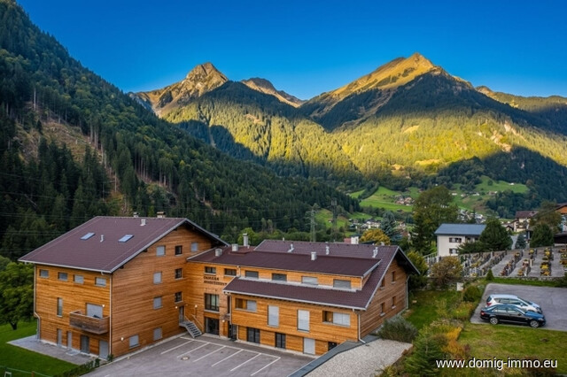 Sonnige 4 Zimmer-Ferienwohnung (8 Betten/2 Bäder) mit TG Platz im Zentrum von St. Gallenkirch/Montafon!