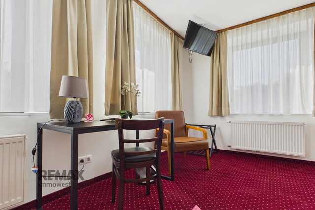 HOTEL PENSION LÖWEN IN SULZ - Etablierter Beherbergungsbetrieb mit nachgewiesener Zusatznachfrage, baubewilligter Erweiterung und optionalem Immobilienpotenzial