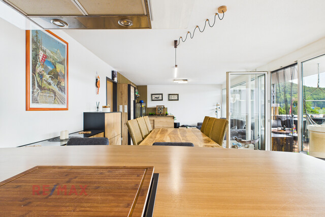 4-Zimmer-Dachgeschosswohnung mit Zukunft: Stromkosten sparen dank eigenem Balkonkraftwerk