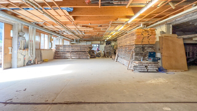 Schnepfau Großzügige, sehr vielseitige Gewerbefläche