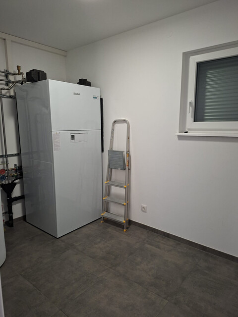 Geräumiges Haus mit Garage, Parkplatz und 27 m² großer Terrasse in Top-Lage!