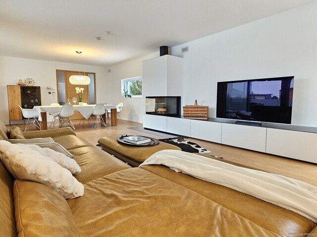 Exklusives, modernes Einfamilienhaus mit Wellnesskomfort auf großzügigem 1.500 m² Grundstück