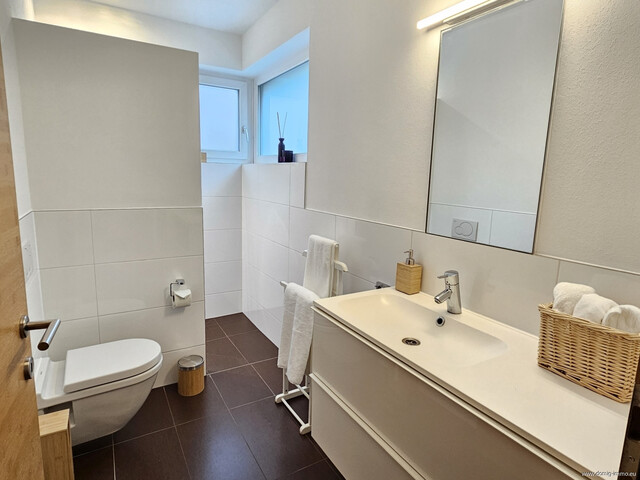 Exklusives, modernes Einfamilienhaus mit Wellnesskomfort auf großzügigem 1.500 m² Grundstück