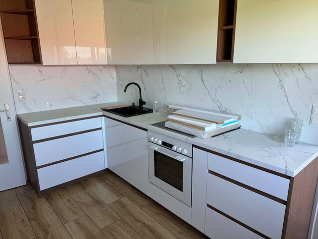 „Top renovierte 4-Zimmer-Wohnung mit 2 Balkonen, Bergblick & Tiefgarage in Lustenau“