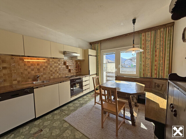 Siedlungs Doppelhaushälfte mit freistehender Garage!