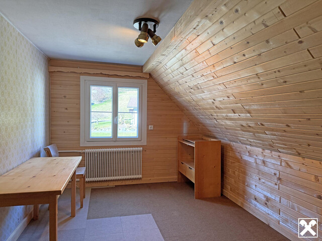 Siedlungs Doppelhaushälfte mit freistehender Garage!