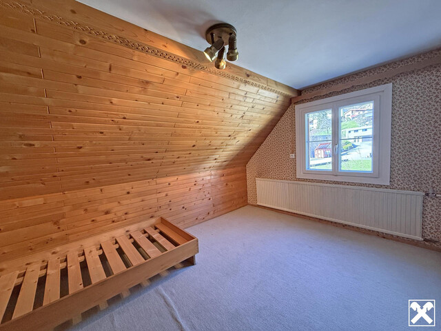 Siedlungs Doppelhaushälfte mit freistehender Garage!