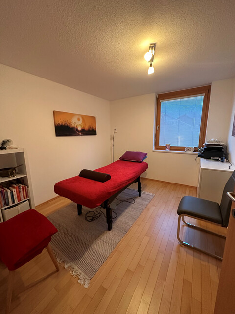 Geräumige helle 3-Zimmerwohnung mit Balkon zu vermieten 