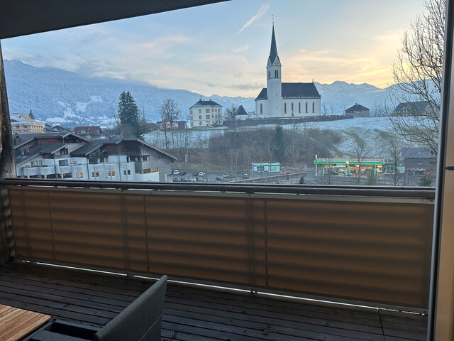 Geräumige helle 3-Zimmerwohnung mit Balkon zu vermieten 